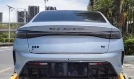 比亞迪海豹爆料視頻最新,性能與設(shè)計(jì)雙升級(jí)，引領(lǐng)電動(dòng)轎車新潮流