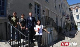 英國網(wǎng)紅吃瓜事件視頻,一場意外的網(wǎng)絡(luò)風暴揭秘